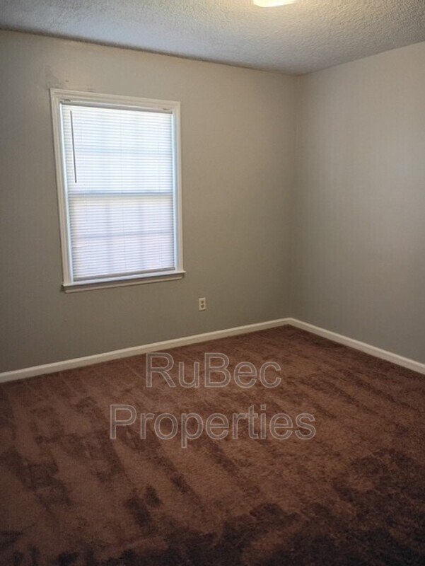 Available Now! 2 bedroom Apartment property image