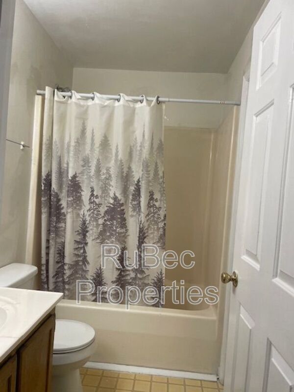 Available now! 1 Room for Rent - Close to UNCC! property image