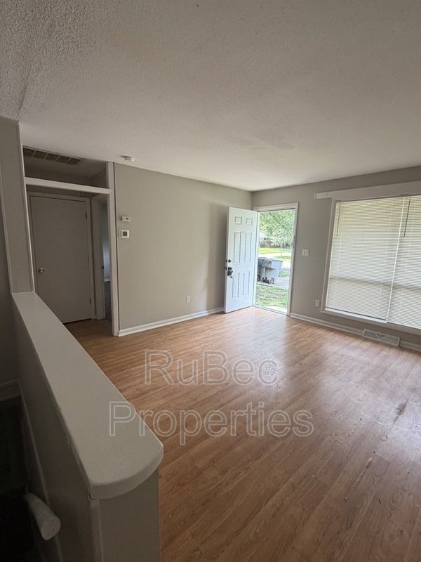 Available Now! Duplex with a Basement! property image