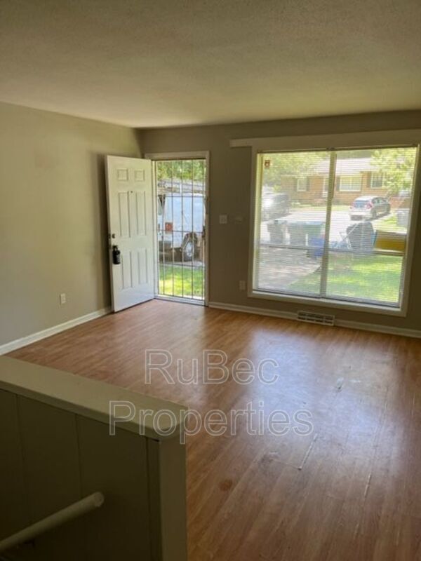 Available Now! Duplex with a Basement! property image