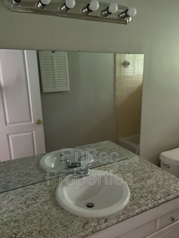 Available Now! Duplex with a Basement! property image