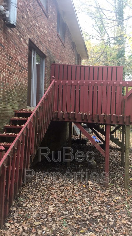 Available Now! Duplex with a Basement! property image