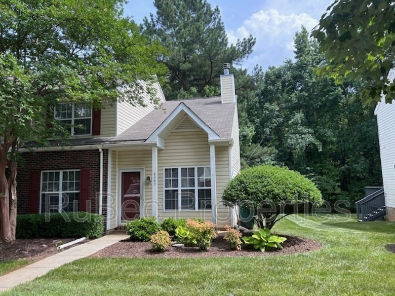 Immaculate 3 Bed 2 Bath End Unit Townhome located in a beautiful, desirable community! property image