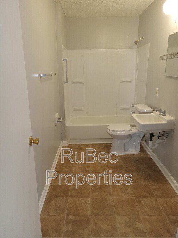 Available!! Two Bedroom Apartment! - Subsidy Accepted property image